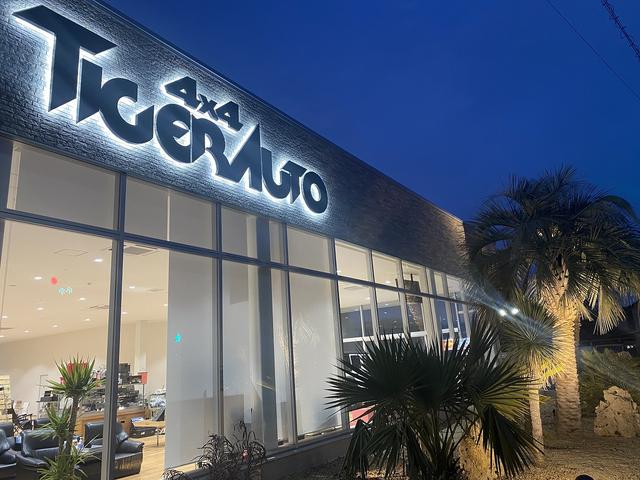 ジープ・コマンダー ロンジチュード 3列7人乗車 チップアップシート 純正18インチアルミ 10.1インチナビ ETC2.0 アダプティブクルーズコントロール バックカメラ パワーバックドア(54枚目)