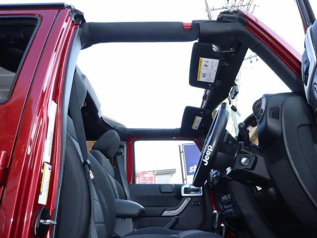 ジープ・ラングラーアンリミテッド スポーツ　後期型Ｖ６－３．６Ｌ　ＤＯＨＣ　２８４ｐｓエンジン　５速ＡＴ　ディープチェリーレッドパール／禁煙／１オーナー／整備点検記録簿／オートクルーズ／サイドカメラ／ドライブレコーダ／純正マッドガード／保証付き（19枚目）