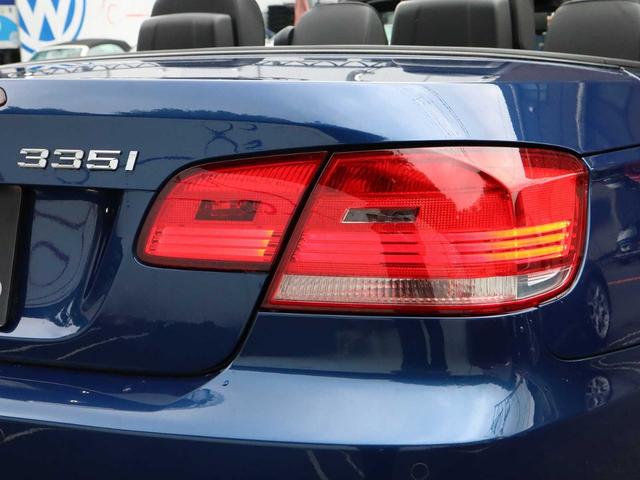 ３シリーズ ３３５ｉカブリオレ　Ｍスポーツパッケージ　ルマンブルー　／禁煙車／ワンオーナー車／整備点検記録簿付き／パドルシフト／黒本革シート／シートヒーター／ＨＩＤキセノンヘッドライト／ＨＤＤナビ／バックセンサー／電動オープン／オープン専門店保証付き（8枚目）