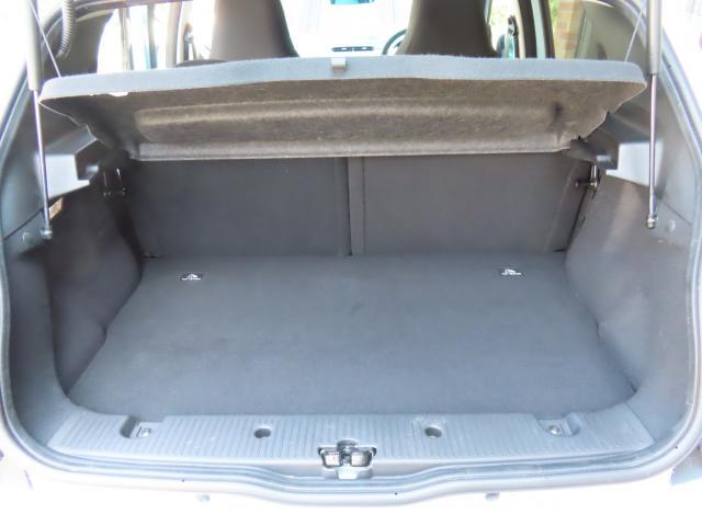 トゥインゴ インテンス　純正ナビ　Ｒカメラ　ＬＥＤライト　ワンオーナー　クルーズコントロール　障害物センサー　横滑り防止装置　盗難防止装置　過給器設定モデル　ドライブレコーダー　ＥＴＣ　キーレス（13枚目）