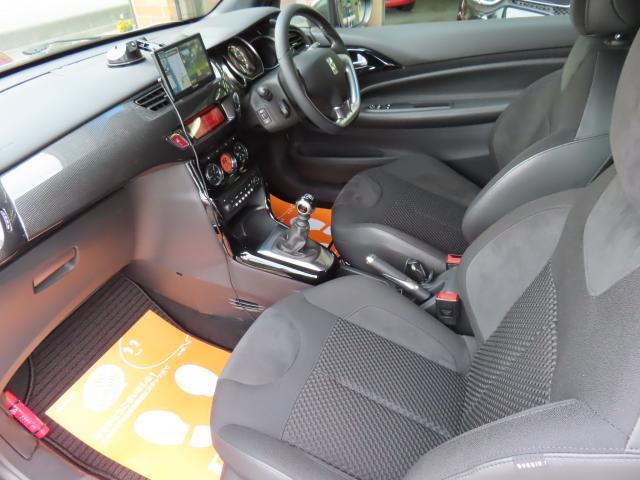 ＤＳ３ スポーツシック　６速マニュアル　ポータブルナビ　クルーズコントロール　障害物センサー　衝突被害軽減ブレーキ　過給器設定モデル　ＥＴＣ　キーレス（11枚目）