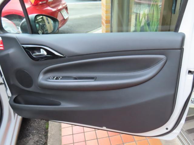 ＤＳ３ スポーツシック　６速マニュアル　ポータブルナビ　クルーズコントロール　障害物センサー　衝突被害軽減ブレーキ　過給器設定モデル　ＥＴＣ　キーレス（37枚目）