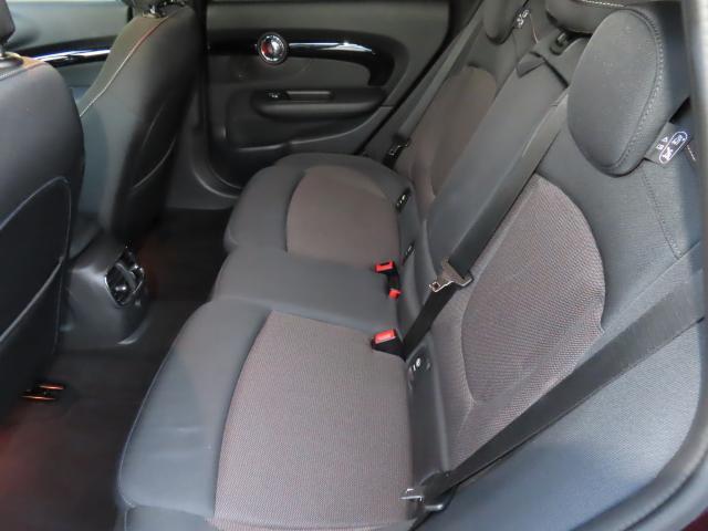 ＭＩＮＩ クーパー　クラブマン　コンフォートアクセス　ペッパーパッケージ純正ナビ　Ｒカメラ　ＬＥＤライト　禁煙車　ドライブレコーダー　クルーズコントロール　障害物センサー　フロントフォグランプ（12枚目）