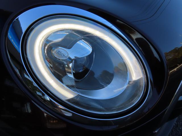 ＭＩＮＩ クーパー　クラブマン　コンフォートアクセス　ペッパーパッケージ純正ナビ　Ｒカメラ　ＬＥＤライト　禁煙車　ドライブレコーダー　クルーズコントロール　障害物センサー　フロントフォグランプ（24枚目）