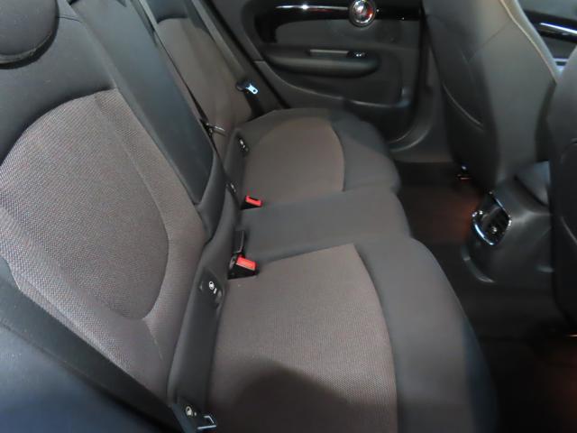 ＭＩＮＩ クーパー　クラブマン　コンフォートアクセス　ペッパーパッケージ純正ナビ　Ｒカメラ　ＬＥＤライト　禁煙車　ドライブレコーダー　クルーズコントロール　障害物センサー　フロントフォグランプ（40枚目）