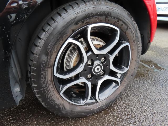 スマートフォーフォー プライム　ツイナミック　Ｐａｎａｓｏｎｉｃストラーダ埋込ナビ　リアカメラ　前後ドライブレコーダー　黒革シート　禁煙車　ツインガラスルーフ　クルーズコントロール　障害物センサー　盗難防止装置　ＥＴＣ（22枚目）