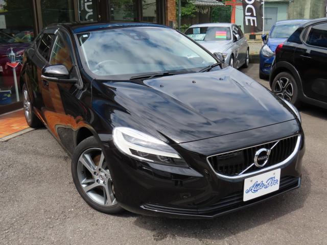 Ｖ４０ Ｔ３　モメンタム　ＨＤＤナビ　Ｒカメラ　ＬＥＤライト　純ナビ　リアカメラ　禁煙　ワンオーナー　車載書類完備　ステアリングパドルシフト　クルーズコントロール　レーンキープアシスト　衝突被害軽減ブレーキ　ＥＴＣ（2枚目）