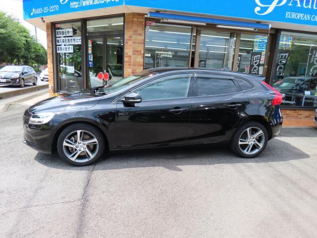 Ｖ４０ Ｔ３　モメンタム　ＨＤＤナビ　Ｒカメラ　ＬＥＤライト　純ナビ　リアカメラ　禁煙　ワンオーナー　車載書類完備　ステアリングパドルシフト　クルーズコントロール　レーンキープアシスト　衝突被害軽減ブレーキ　ＥＴＣ（4枚目）