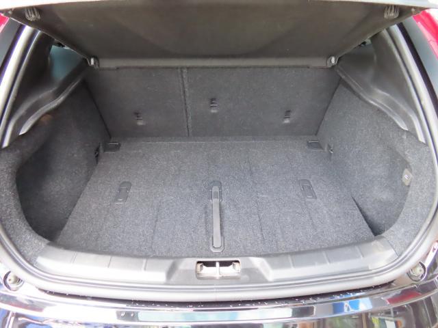 Ｖ４０ Ｔ３　モメンタム　ＨＤＤナビ　Ｒカメラ　ＬＥＤライト　純ナビ　リアカメラ　禁煙　ワンオーナー　車載書類完備　ステアリングパドルシフト　クルーズコントロール　レーンキープアシスト　衝突被害軽減ブレーキ　ＥＴＣ（13枚目）