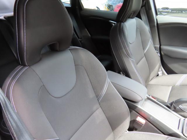 Ｖ４０ Ｔ３　モメンタム　ＨＤＤナビ　Ｒカメラ　ＬＥＤライト　純ナビ　リアカメラ　禁煙　ワンオーナー　車載書類完備　ステアリングパドルシフト　クルーズコントロール　レーンキープアシスト　衝突被害軽減ブレーキ　ＥＴＣ（36枚目）