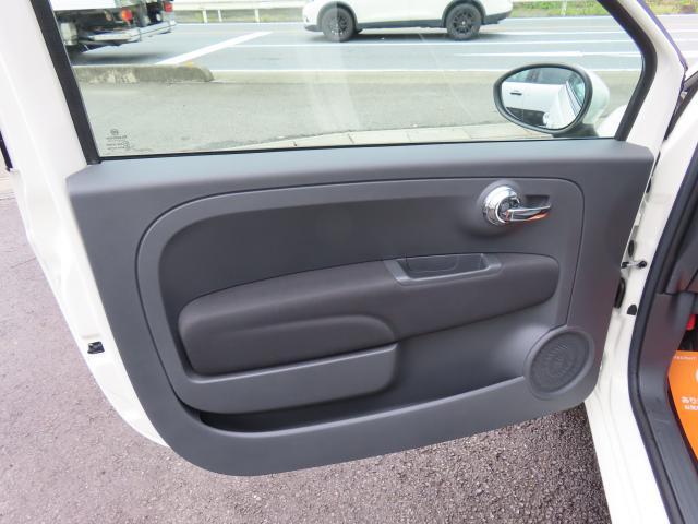 ５００ スカッコ　２００台限定　Ｇルーフ　ｂｅａｔｓプレミアムサウンド　禁煙車　障害物センサー　横滑り防止装置　盗難防止装置　ドライブレコーダー　ＥＴＣ　キーレス（36枚目）