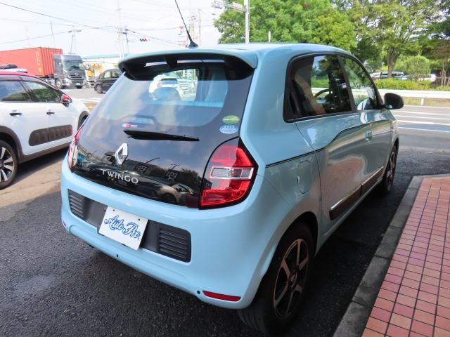 トゥインゴ インテンス　純正埋込ナビ　リアカメラ　禁煙ワンオーナー　ドライブレコーダー　クルーズコントロール　障害物センサー　盗難防止装置　過給器設定モデル（7枚目）