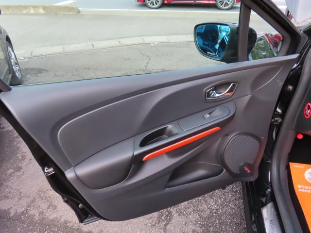 ルーテシア ルノースポール　シャシーカップ　ＳＤナビ　フルセグ　Ｒカメラ　ＨＩＤ　禁煙車　クルーズコントロール　横滑り防止装置　盗難防止装置　過給器設定モデル　ＥＴＣ　キーレス（42枚目）