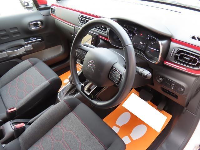 Ｃ３ シャイン　純正ナビ　リアカメラ　コネクテッドカム　禁煙ワンオーナー　車載書類完備　プッシュスタート　クルーズコントロール　障害物センサー　横滑り防止装置　アイドリングストップ　盗難防止装置　ドライブレコーダー（10枚目）