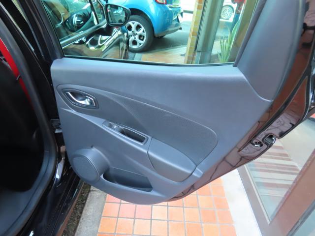 ルーテシア ルノースポール　トロフィー　ＳＤナビ　リアカメラ　ドライブレコーダー　クルーズコントロール　アイドリングストップ　盗難防止装置　過給器設定モデル　ＬＥＤヘッドライト（36枚目）