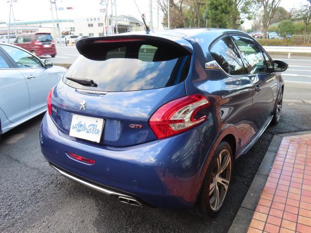 ２０８ ＧＴｉ　６速マニュアル　スポーツシート　禁煙車　障害物センサー　盗難防止装置　過給器設定モデル　ＥＴＣ　キーレス（7枚目）