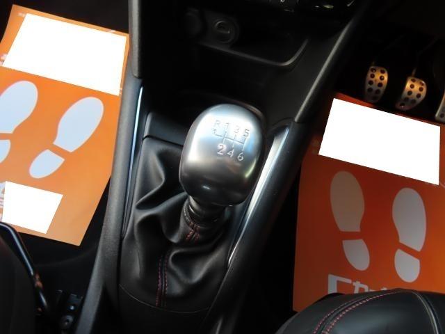２０８ ＧＴｉ　６速マニュアル　スポーツシート　禁煙車　障害物センサー　盗難防止装置　過給器設定モデル　ＥＴＣ　キーレス（15枚目）