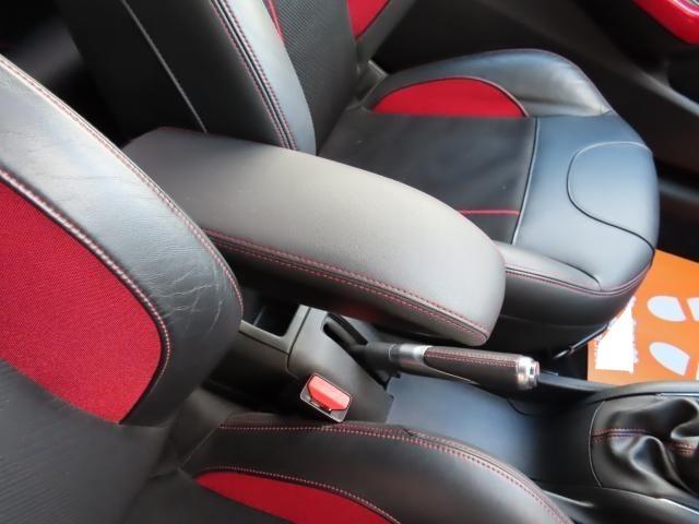 ２０８ ＧＴｉ　６速マニュアル　スポーツシート　禁煙車　障害物センサー　盗難防止装置　過給器設定モデル　ＥＴＣ　キーレス（17枚目）