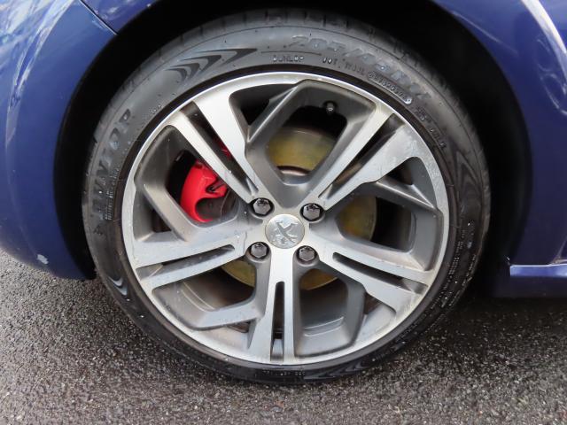 ２０８ ＧＴｉ　６速マニュアル　スポーツシート　禁煙車　障害物センサー　盗難防止装置　過給器設定モデル　ＥＴＣ　キーレス（20枚目）