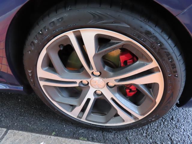 ２０８ ＧＴｉ　６速マニュアル　スポーツシート　禁煙車　障害物センサー　盗難防止装置　過給器設定モデル　ＥＴＣ　キーレス（24枚目）