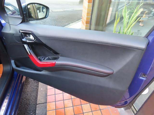 ２０８ ＧＴｉ　６速マニュアル　スポーツシート　禁煙車　障害物センサー　盗難防止装置　過給器設定モデル　ＥＴＣ　キーレス（35枚目）