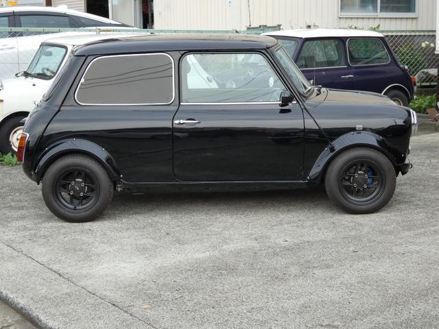 ＭＩＮＩ クーパー１．３　前後バンパーレス仕様・ＦＣＲキャブ・ＬＣＢ・ハイリフトロッカアーム・ＲＣ４０センターマフラー・センターメーター・モトリタ・ＷＡＫＯ製ＣＤＩ・コイルサス・４ポッドキャリパー・前後ネガキャンキット・ＥＴＣ（6枚目）