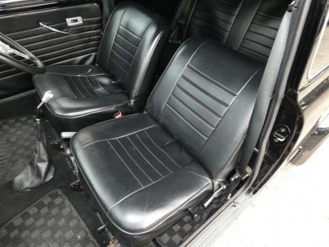ＭＩＮＩ クーパー１．３　前後バンパーレス仕様・ＦＣＲキャブ・ＬＣＢ・ハイリフトロッカアーム・ＲＣ４０センターマフラー・センターメーター・モトリタ・ＷＡＫＯ製ＣＤＩ・コイルサス・４ポッドキャリパー・前後ネガキャンキット・ＥＴＣ（10枚目）