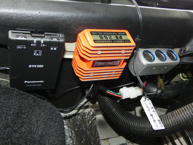 ＭＩＮＩ クーパー１．３　前後バンパーレス仕様・ＦＣＲキャブ・ＬＣＢ・ハイリフトロッカアーム・ＲＣ４０センターマフラー・センターメーター・モトリタ・ＷＡＫＯ製ＣＤＩ・コイルサス・４ポッドキャリパー・前後ネガキャンキット・ＥＴＣ（36枚目）