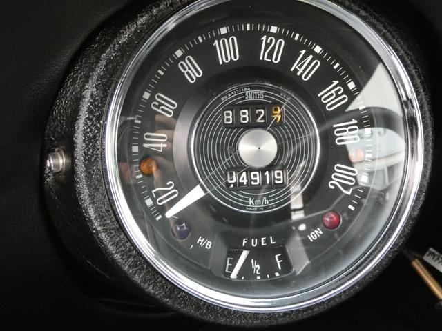 ＭＩＮＩ クーパー１．３　前後バンパーレス仕様・ＦＣＲキャブ・ＬＣＢ・ハイリフトロッカアーム・ＲＣ４０センターマフラー・センターメーター・モトリタ・ＷＡＫＯ製ＣＤＩ・コイルサス・４ポッドキャリパー・前後ネガキャンキット・ＥＴＣ（40枚目）