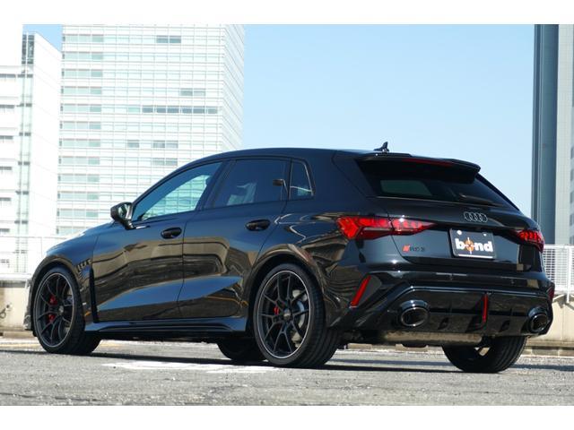 RS3スポーツバック ベースグレード RSデザインPKGレッド RSエキゾースト RSダンピング SONOSサウンドシステム カーボンE/Gカバー スピードリミッター280km/h・ 19インチRAYS鍛造AW(13枚目)