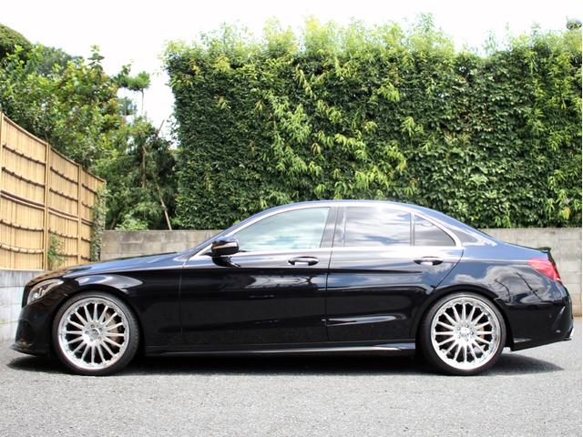 C200アバンギャルド AMGライン 右H C63スタイル キーレスゴー レーダーセーフティ 禁煙 黒アルティコレザーシート HDDナビ 地デジ バックカメラ FOCALスピーカー カールソン20インチアルミ 社外マフラー ローダウン(10枚目)