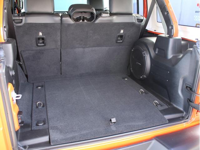サハラ ローンチエディション 右H 正規ディーラー車 禁煙車 黒本革 シートヒーター ステアリングヒーター 純正ナビ フロント・サイド・バックカメラ ETC アルパインサブウーハー KMC17インチアルミ 3,5インチリフトアップ(10枚目)