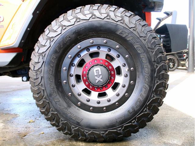 サハラ ローンチエディション 右H 正規ディーラー車 禁煙車 黒本革 シートヒーター ステアリングヒーター 純正ナビ フロント・サイド・バックカメラ ETC アルパインサブウーハー KMC17インチアルミ 3,5インチリフトアップ(34枚目)