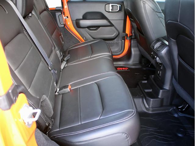 サハラ ローンチエディション 右H 正規ディーラー車 禁煙車 黒本革 シートヒーター ステアリングヒーター 純正ナビ フロント・サイド・バックカメラ ETC アルパインサブウーハー KMC17インチアルミ 3,5インチリフトアップ(46枚目)