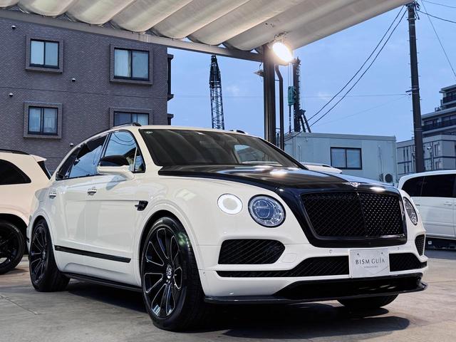 ベンテイガ Ｖ８　Ｌｉｍｉｔｅｄ　Ｅｄｉｔｉｏｎ　ＭＵＬＬＩＮＥＲ　日本１０台限定車　１オーナ　禁煙　左Ｈ　ツーリングスペック　サンシャインスペック　フロントコンフォートスペック　リネン＆インペリアルブルーインテリア（4枚目）