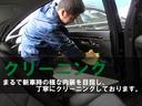 専門のスタッフによる磨き作業では、ドアのヒンジや溝など、徹底的にキレイにしております。