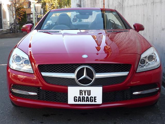 ＳＬＫ ＳＬＫ２００ブルーエフィシェンシー　ＭＴ　ブラックレザーシート　６速ＭＴ　純正ナビ・ＴＶ　Ｂカメラ　シートヒーター　電動オープン　１７インチＡＷ　ＥＴＣ（4枚目）