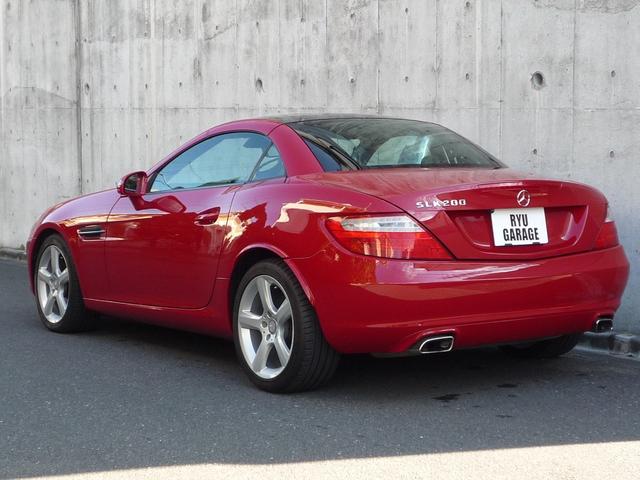 ＳＬＫ ＳＬＫ２００ブルーエフィシェンシー　ＭＴ　ブラックレザーシート　６速ＭＴ　純正ナビ・ＴＶ　Ｂカメラ　シートヒーター　電動オープン　１７インチＡＷ　ＥＴＣ（10枚目）