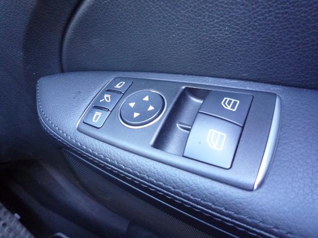 ＳＬＫ ＳＬＫ２００ブルーエフィシェンシー　ＭＴ　ブラックレザーシート　６速ＭＴ　純正ナビ・ＴＶ　Ｂカメラ　シートヒーター　電動オープン　１７インチＡＷ　ＥＴＣ（23枚目）