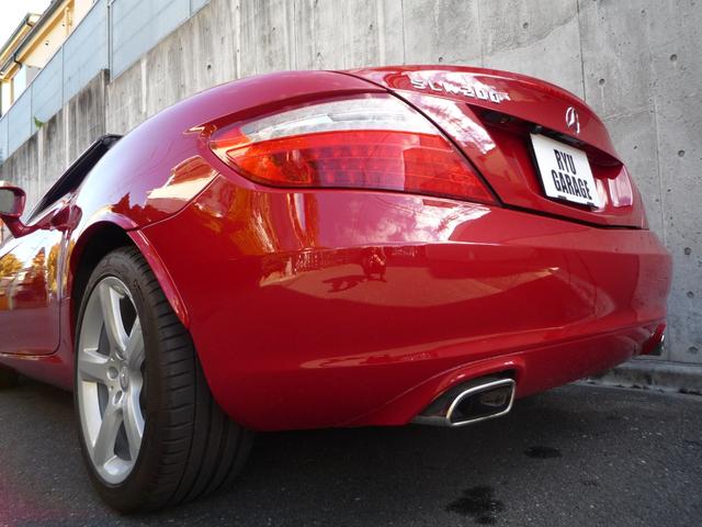 ＳＬＫ ＳＬＫ２００ブルーエフィシェンシー　ＭＴ　ブラックレザーシート　６速ＭＴ　純正ナビ・ＴＶ　Ｂカメラ　シートヒーター　電動オープン　１７インチＡＷ　ＥＴＣ（30枚目）