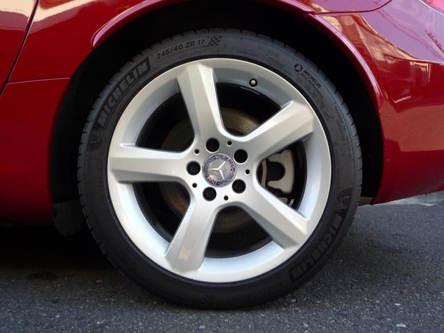 ＳＬＫ ＳＬＫ２００ブルーエフィシェンシー　ＭＴ　ブラックレザーシート　６速ＭＴ　純正ナビ・ＴＶ　Ｂカメラ　シートヒーター　電動オープン　１７インチＡＷ　ＥＴＣ（32枚目）