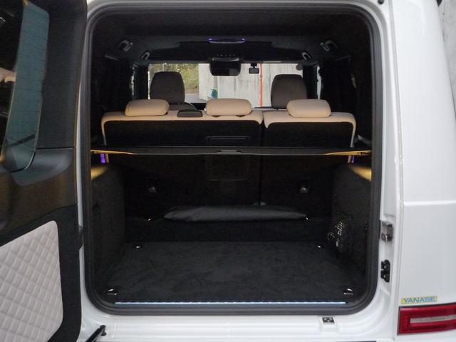 Gクラス G450d ローンチエディション ワンオーナー 左ハンドル プラチナムホワイトレザー ガラスサンルーフ キーレスゴー ブルメスターサウンドシステム 360°カメラ ベンチレーション ステアリングヒーター 同色スペアタイヤリング(7枚目)