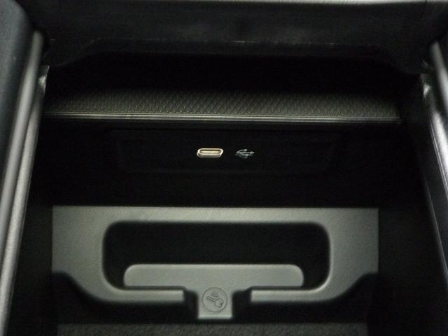 Gクラス G450d ローンチエディション ワンオーナー 左ハンドル プラチナムホワイトレザー ガラスサンルーフ キーレスゴー ブルメスターサウンドシステム 360°カメラ ベンチレーション ステアリングヒーター 同色スペアタイヤリング(25枚目)