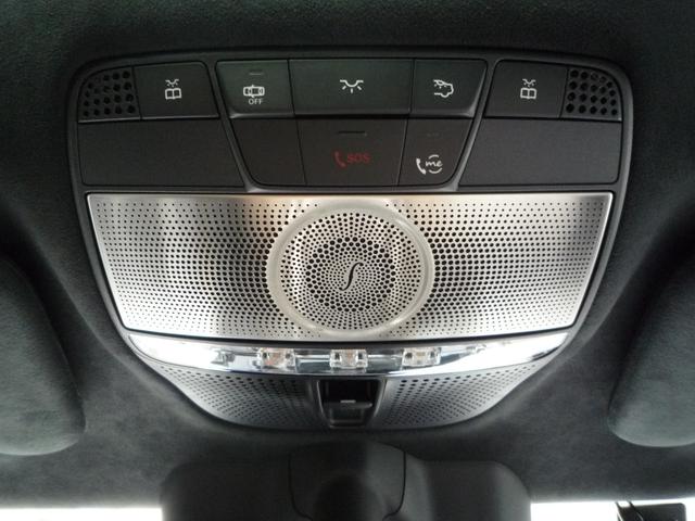 Gクラス G450d ローンチエディション ワンオーナー 左ハンドル プラチナムホワイトレザー ガラスサンルーフ キーレスゴー ブルメスターサウンドシステム 360°カメラ ベンチレーション ステアリングヒーター 同色スペアタイヤリング(26枚目)