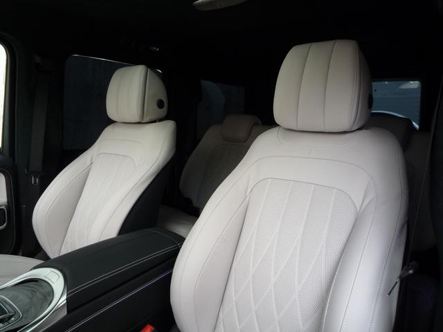 Gクラス G450d ローンチエディション ワンオーナー 左ハンドル プラチナムホワイトレザー ガラスサンルーフ キーレスゴー ブルメスターサウンドシステム 360°カメラ ベンチレーション ステアリングヒーター 同色スペアタイヤリング(30枚目)