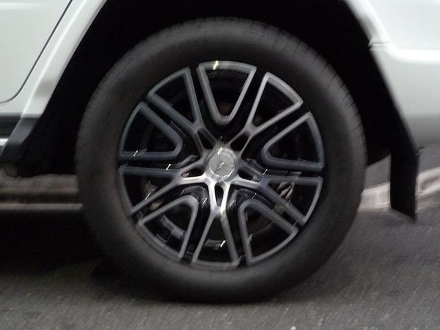 Gクラス G450d ローンチエディション ワンオーナー 左ハンドル プラチナムホワイトレザー ガラスサンルーフ キーレスゴー ブルメスターサウンドシステム 360°カメラ ベンチレーション ステアリングヒーター 同色スペアタイヤリング(35枚目)