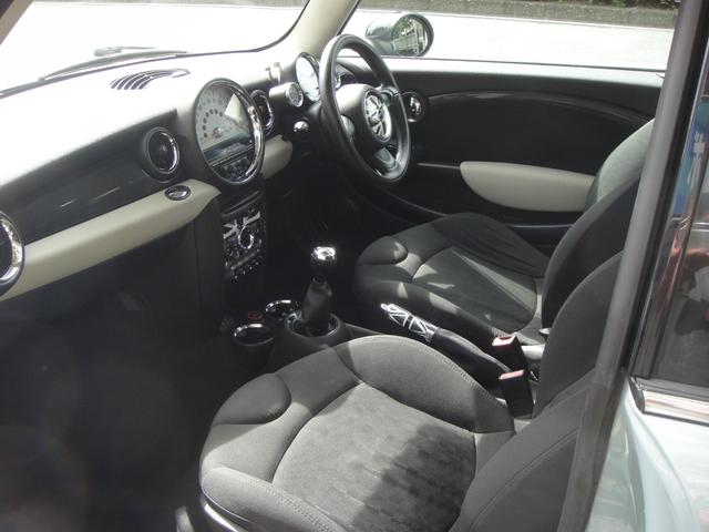 ＭＩＮＩ クーパーＳ　クラブマン　６ＭＴ　車高調　追加メーター（13枚目）