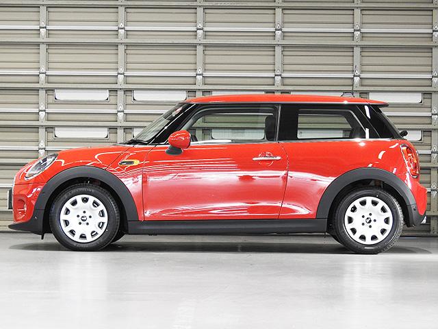 ワン バックカメラ 前後障害物センサー 登録済未使用車(7枚目)