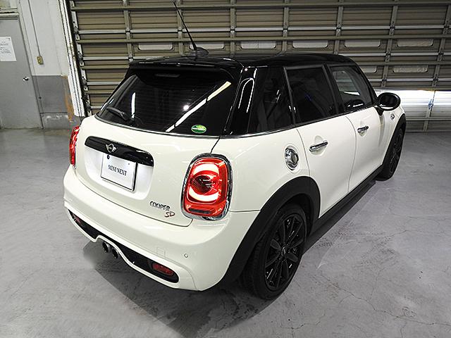 クーパーSD ACC パドル付JCWステアリング 認定中古車(32枚目)