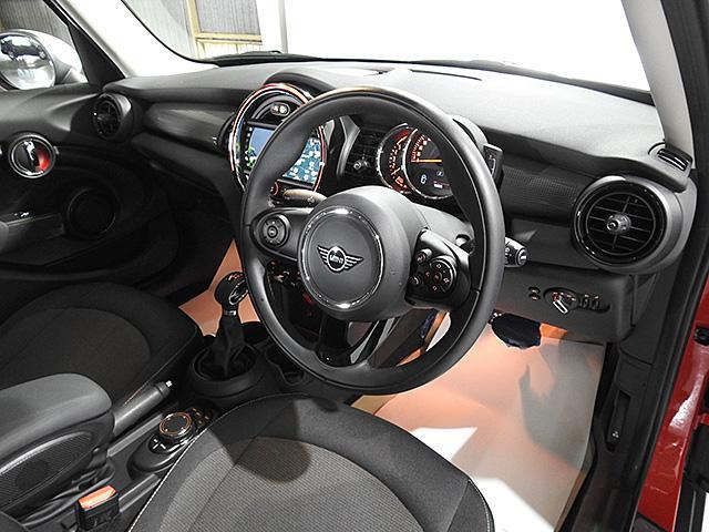 クーパーD 後期型 ドライビングアシスト SOSコール リアカメラ 駐車アシスト 前後障害物センサー コンフォートアクセス LED ワンオーナー 禁煙 認定中古車(33枚目)